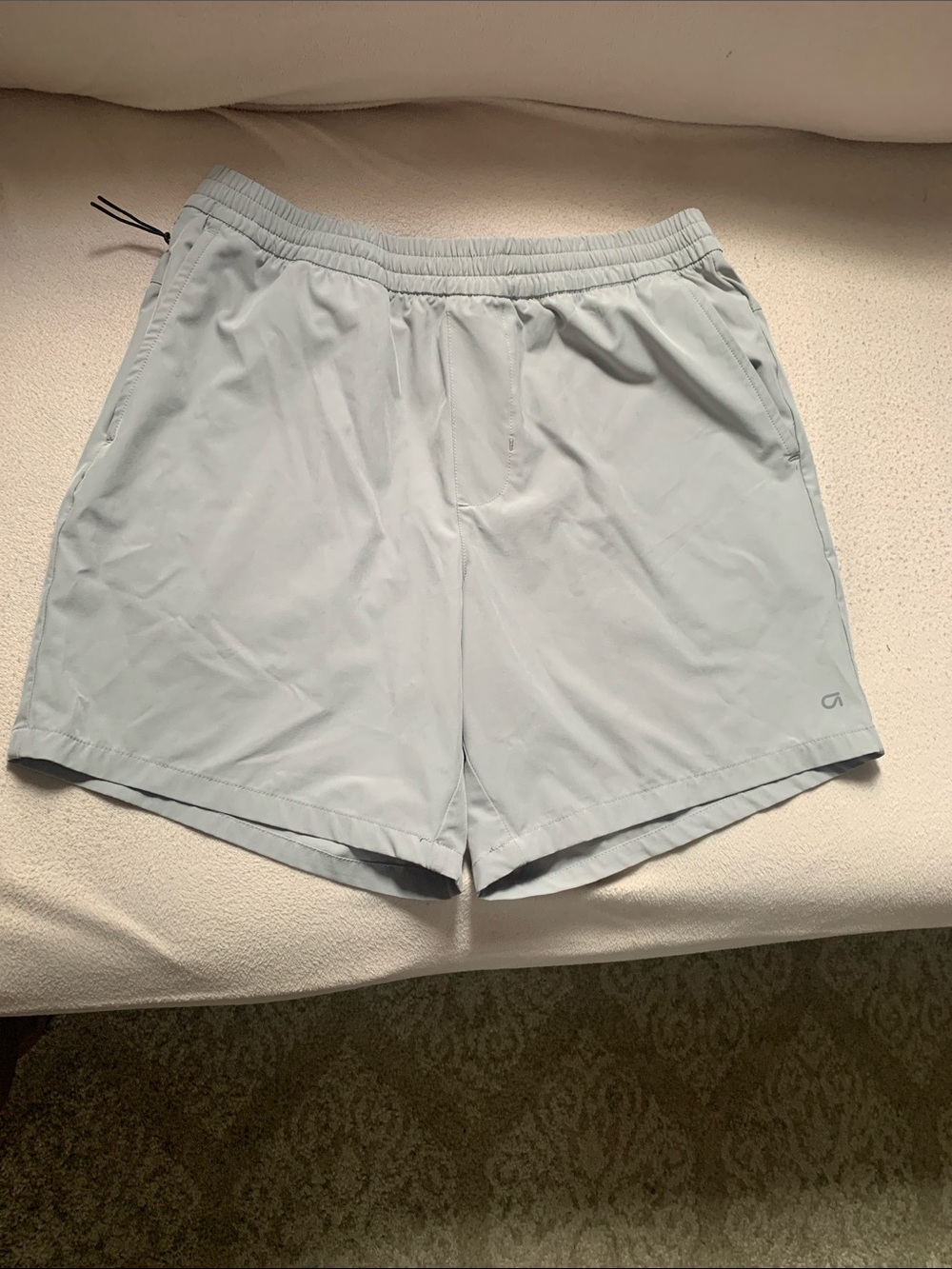 GAP Men's Athletic Shorts — Light gray